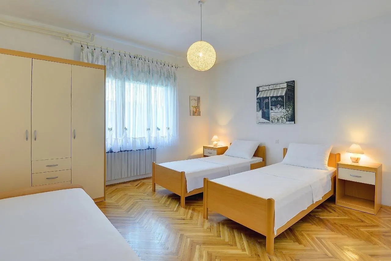 Apartment Ljuba 普拉