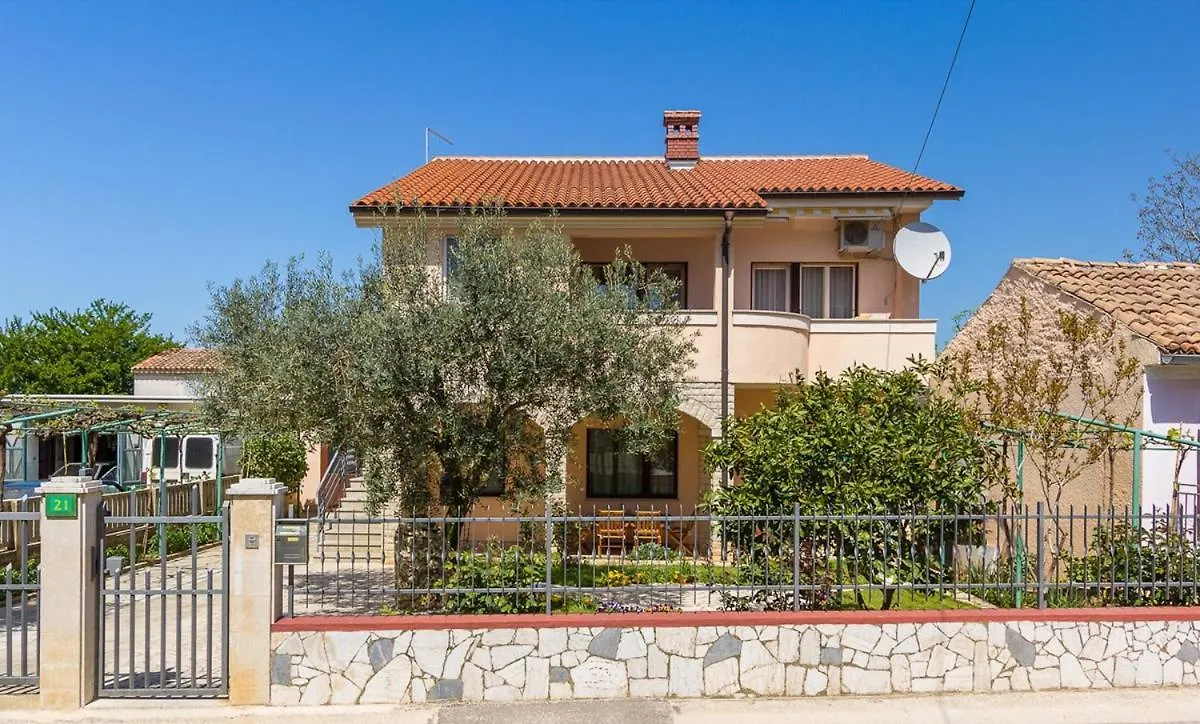 Apartment Ljuba Pula 0*,  Croatia